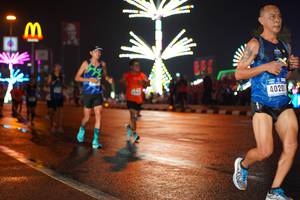 BIB: 4020
                            <button type="button" onclick="openModal(16206816)" class="btn btn-primary btn-sm float-right btn-popup" data-toggle="modal" data-target=".modal-high-quality">
                        <i class="fas fa-shopping-cart"></i> Add to Cart
                    </button>
                                            <button type="button" onclick="isThisMe(16206816, true)" class="btn btn-success btn-sm float-right btn-popup btn-isme hidden" data-toggle="tooltip" data-placement="bottom" title="นี่คือรูปของคุณใช่ไหม คลิกที่นี่เพื่อเอาเข้าอัลบั้ม">
                        <i class="fas fa-plus"></i> Add to album
                    </button>
                    <button type="button" onclick="isThisMe(16206816, false)" class="btn btn-warning btn-sm float-right btn-popup btn-isnotme hidden">
                        <i class="fas fa-ban"></i> Remove from album
                    </button>